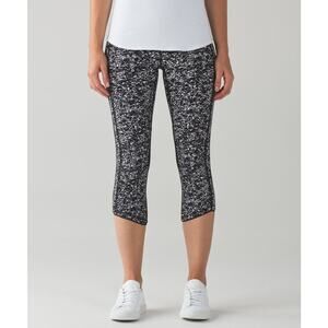 Lululemon Deep Breath Crop 21" Iced Wave White Black / Black - Size: 4